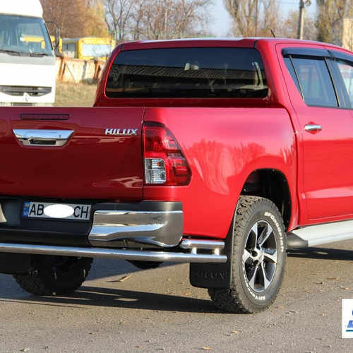 Захист заднього бампера з куточками для Hilux 2015+
