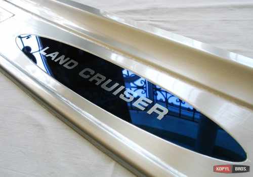 Накладка на задній бампер Toyota Land Cruiser 200 2016-