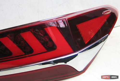 Світлодіодні задні ліхтарі (червоні) для Toyota Camry XV70 2018+ стиль Lexus