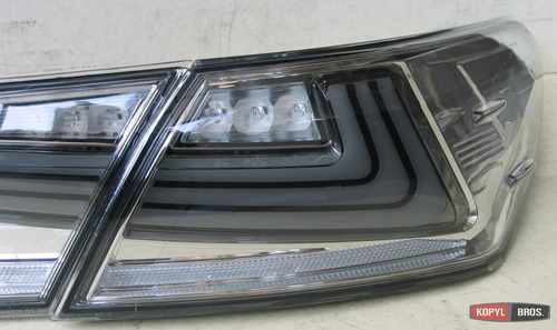 Світлодіодні задні ліхтарі LED (прозорий хром) для Toyota Camry XV70 2018+ стиль Lexus