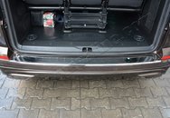 Хром накладка на задній бампер з загином Omsa для Vw T6 2015+ глянцева