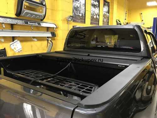 Роздільник кузова Cargo manager Roll n lock для Toyota Hilux 2015+