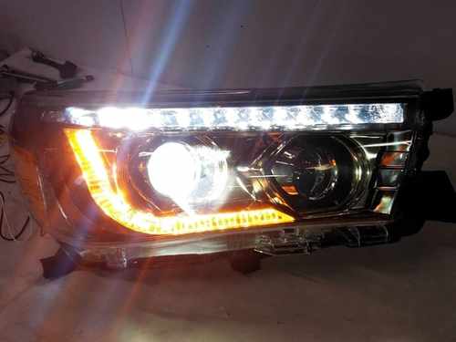 Передні фари DRl для Toyota Hilux 2015+