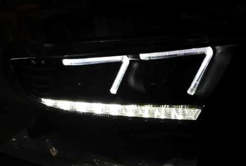 Передні світлодіодні LED фари V2 HID для Toyota Highlander 2010+