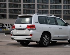 Аеродинамічна накладка заднього бампера Middle East Toyota Land Cruiser 200 2016+