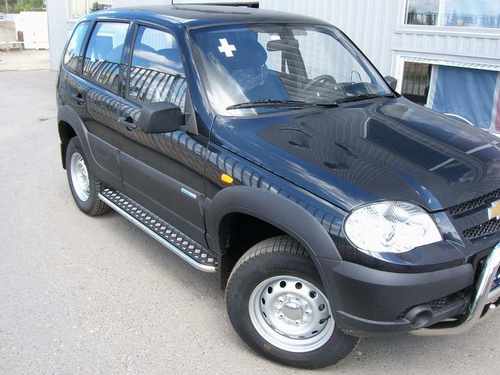 Пороги лист для Chevrolet Нива 2008+ майданчик з нержавіючої сталі з нержавіючим листом d60