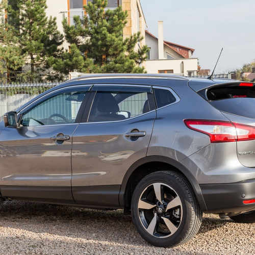 Дефлектори вікон вітровики з хром вставкою (нерж.) для Nissan Qashqai 2014+