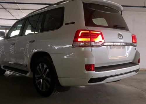 Аеродинамічна накладка заднього бампера Middle East Toyota Land Cruiser 200 2016+
