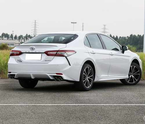 Спойлер Toyota Camry 70 2018+