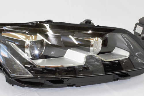 Передні фари Volkswagen Passat B7 USA 2011-2015