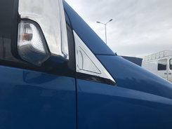 Хром накладка біля дзеркала (трикутник) Carmos для VW Crafter 2006-2017