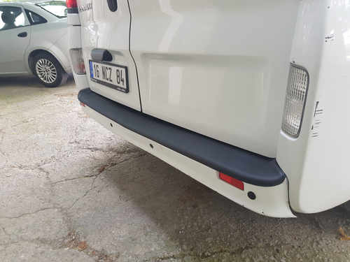 Накладка на задній бампер (ABS) для Opel Vivaro 2001-2015