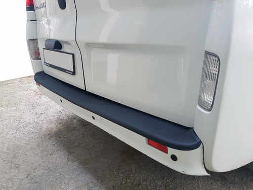 Накладка на задній бампер (ABS) для Opel Vivaro 2001-2015
