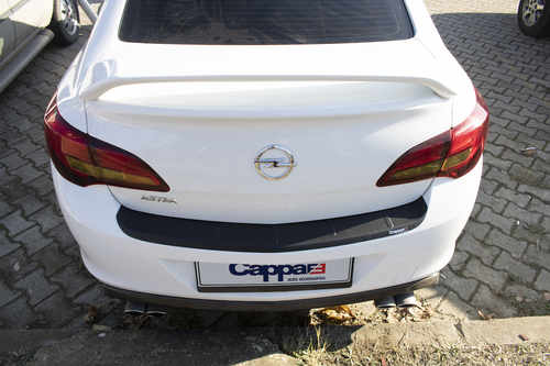 Накладка на задній бампер (ABS) для Opel Astra J 2010- седан