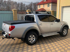 Алюмінієва кришка двосекційна (чорна) на кузов для Toyota Hilux