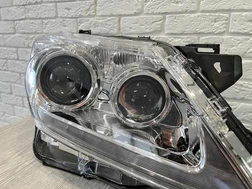 Права фара Lexus LX 570 рестайлінг 2012-