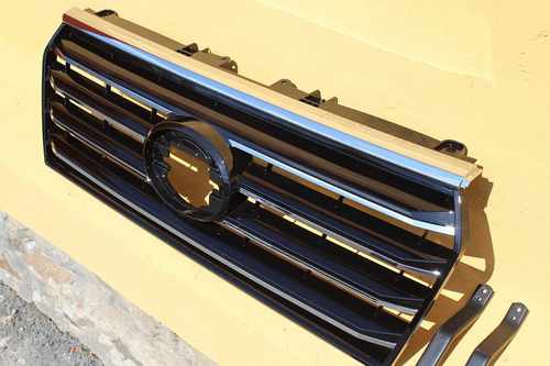 Решітка бампера Toyota Land Cruiser Prado 150 2017-2022 дизайн Double Eight