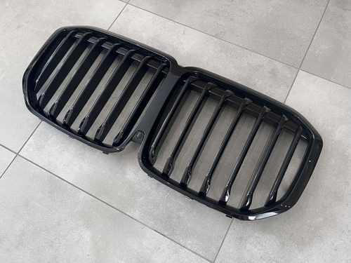 Решітка радіатора ніздрі для BMW X7 G07 2019-2022 черный глянец