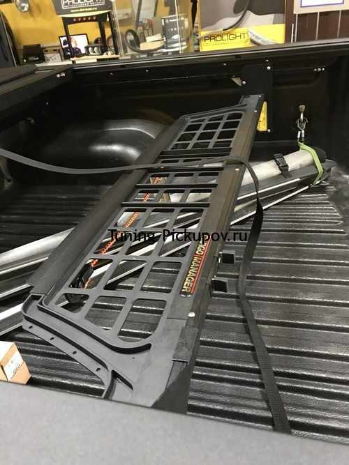 Роздільник кузова Cargo manager Roll n lock для Toyota Hilux 2015+