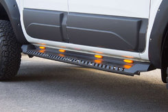 Боковые пороги Dakar V1 с LED (2 шт, металл) для Toyota Hilux 2015- гг