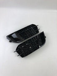 Грати в бампер Audi A1 10-14г у стилі RS Full Black