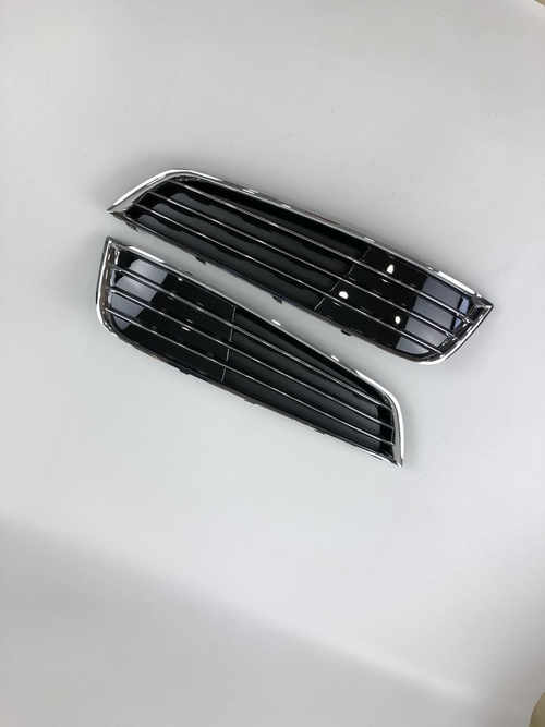 Грати в бампер Audi A8 D4 10-14г у стилі W12