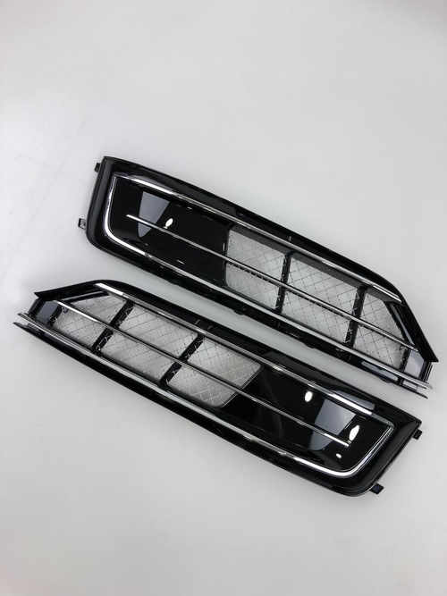 Грати в бампер Audi A8 D4 14-17г в стилі W12