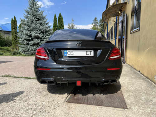 Спойлер Чорний глянець (седан) на Mercedes-Benz E-Class W213 2016-2020.