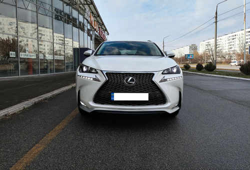 Передній бампер (стиль F-Sport) V1 на Lexus NX 2014-2017 року
