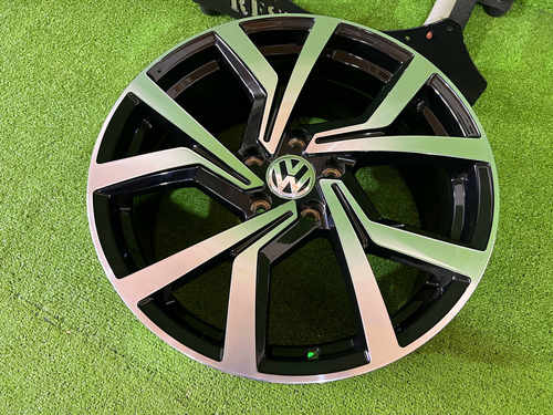 Диски Volkswagen (Chrome Black) R18 одноширокі (5x112)