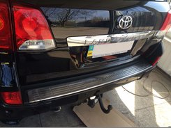 Накладка на задній бампер Toyota Land Cruiser 200 2007-2015