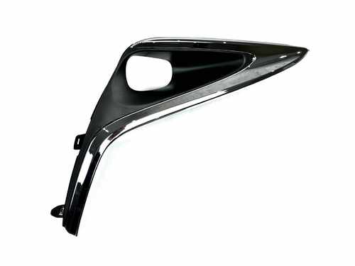 Права накладка туманки OEM 8148133060 для Lexus ES 2015-2018