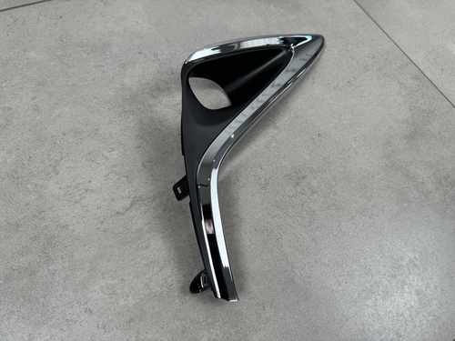 Права накладка туманки OEM 8148133060 для Lexus ES 2015-2018