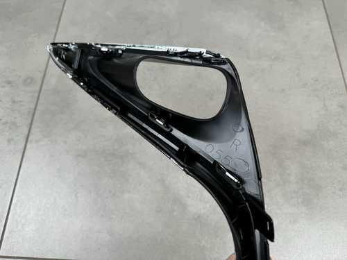 Права накладка туманки OEM 8148133060 для Lexus ES 2015-2018