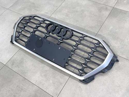 Решітка радіатора S-line Audi Q3 2019-