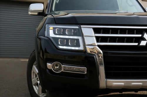 Передні фари LXR для Mitsubishi Pajero Wagon IV