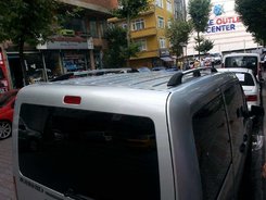 Рейлинги на крышу с металлическими креплениями Ford Connect 2004-2011 КОРОТКАЯ БАЗА 2007-2015 цвет под хром (полированный алюминий)