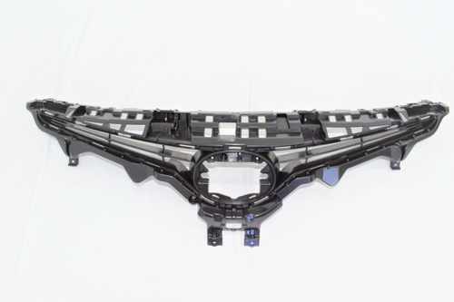 Решітка радіатора Toyota Camry SE / XSE 70 2017-