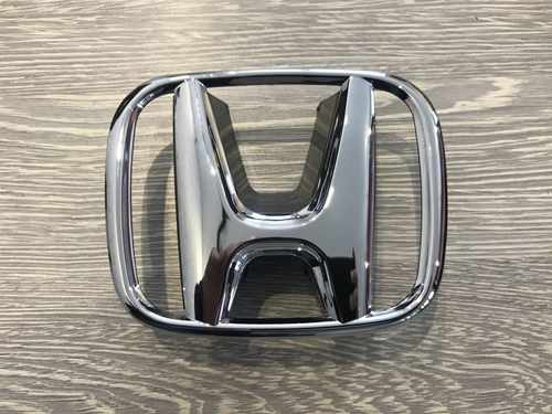 Емблема в решітку Honda HR-V 2015-2017 ДОРЕСТАЙЛІНГ