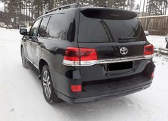 Обвіс спідниця заднього бампера Executive Toyota Land Cruiser 200 стиль 2016 колір чорний з сірим