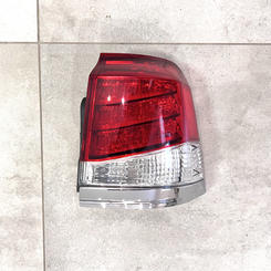 Зовнішній правий ліхтар Lexus LX 570 рестайлінг 2012+