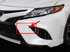 Заглушка бампера (буксира) ліва Toyota Camry 70 SE / XSE 2017-