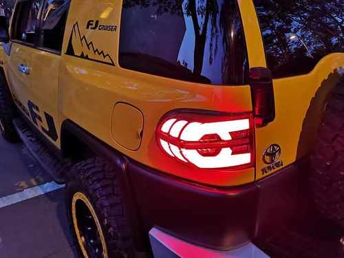 Задні ліхтарі червоні з анімацією ZW для FJ Cruiser
