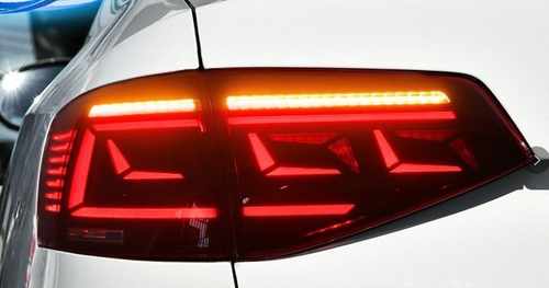 Задні ліхтарі LED червоні стиль 2020 для Volkswagen Jetta Mk6 2015-2017