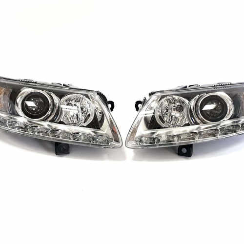 Передні фари Bi-Xenon на Audi A6 C6 2004-2011 року