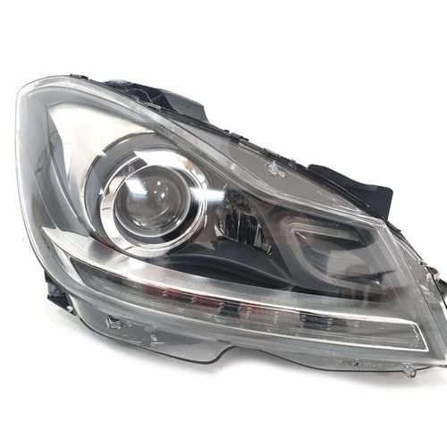 Передні фари на Mercedes C-Class W204 2011-2014 рік ( Xenon Adaptive)
