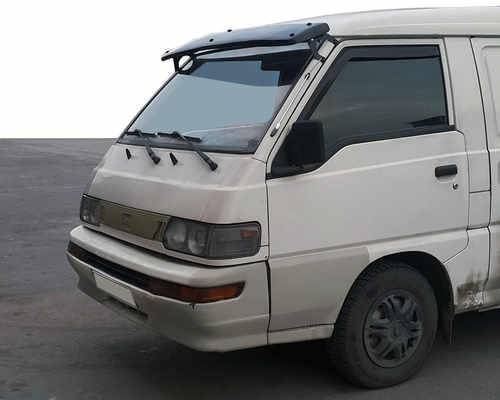 Козирьок на лобове скло для Mitsubishi L300