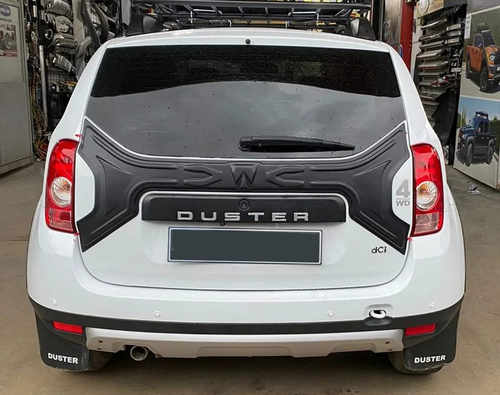 Пластикова накладка на кришку багажника для Renault Duster 2008-2017 рр.