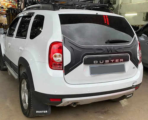 Пластикова накладка на кришку багажника для Renault Duster 2008-2017 рр.