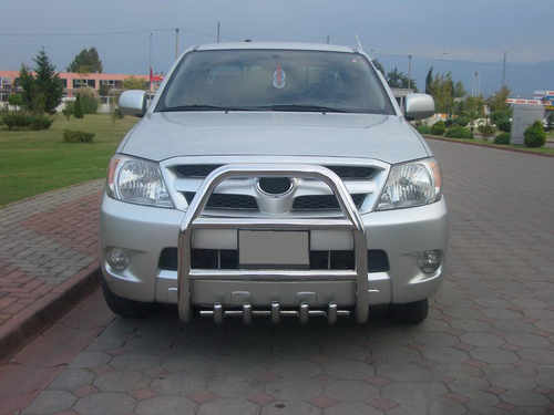 Кенгурятник QT007 (нерж.) для Toyota Hilux 2006-2015 